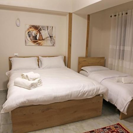 Modern Marvel Apartment Krujë 外观 照片