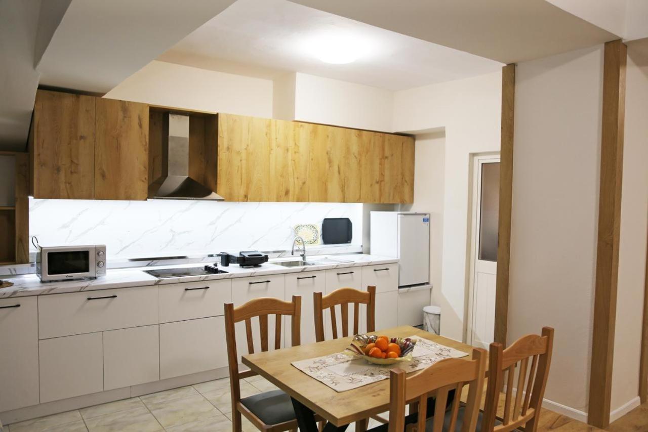 Modern Marvel Apartment Krujë 外观 照片